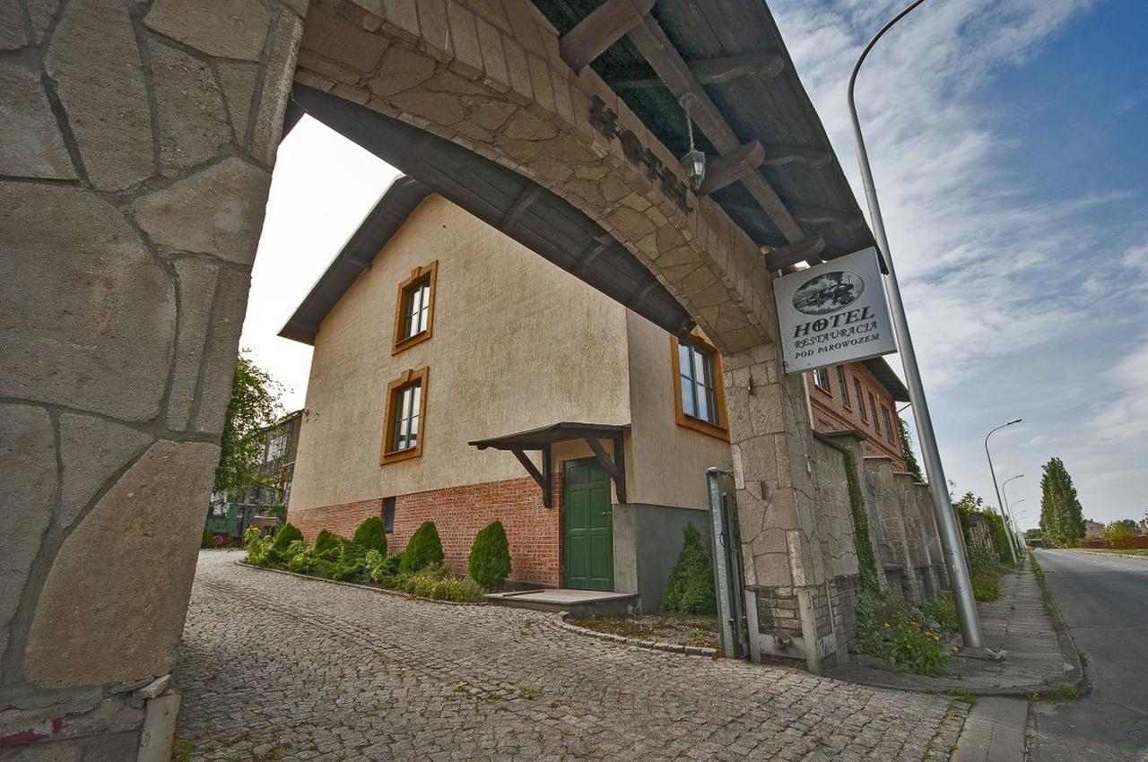 Hotel Restauracja Pod Parowozem Ostrowiec Świętokrzyski Exterior foto