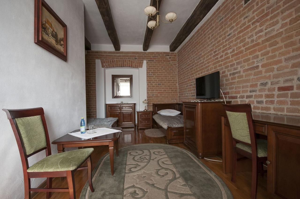 Hotel Restauracja Pod Parowozem Ostrowiec Świętokrzyski Exterior foto