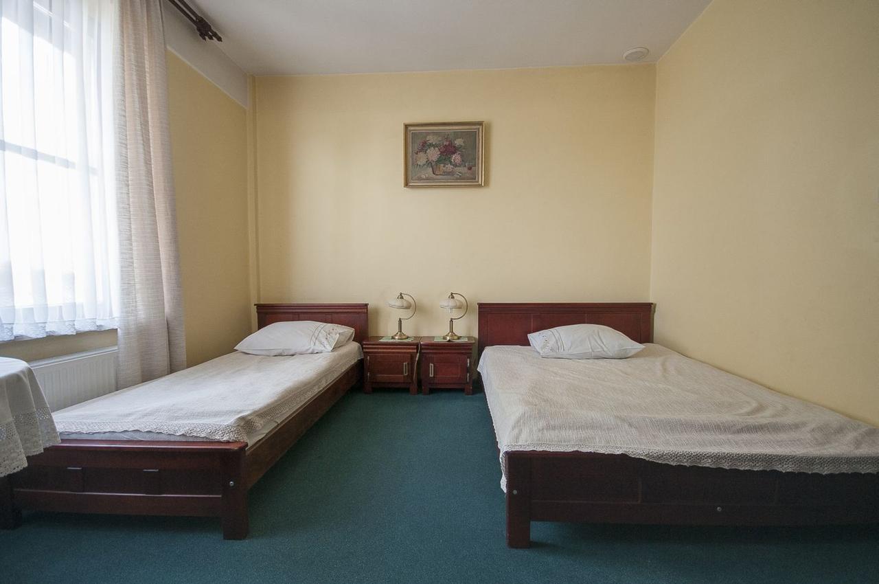 Hotel Restauracja Pod Parowozem Ostrowiec Świętokrzyski Exterior foto