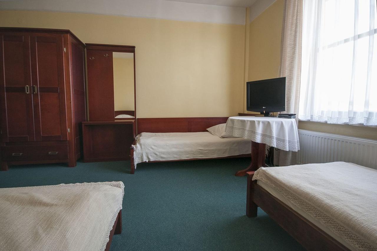 Hotel Restauracja Pod Parowozem Ostrowiec Świętokrzyski Exterior foto